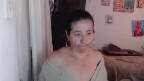 Snapshot of yasmin_love85 chatting on 10.01.25 yasmin_love85 online show from 10.01.25