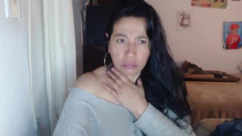 Snapshot of yasmin_love85 chatting on 10.07.25 yasmin_love85 online show from 10.07.25