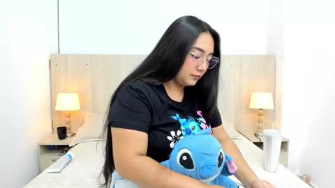 Yasmin Ortiz online show from 03.05.26