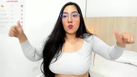 Yasmin Ortiz online show from 04.16.26