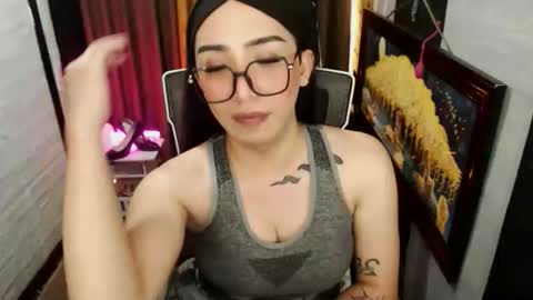 Snapshot of yassiered chatting on 05.16.26 yassiered online show from 05.16.26