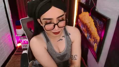 Snapshot of yassiered chatting on 07.17.26 yassiered online show from 07.17.26