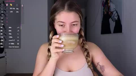 Yasyaa  online show from 10.02.25