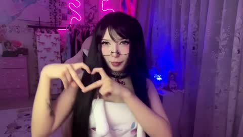 Snapshot of yawnpuffx chatting on 05.05.26 HolyLega online show from 05.05.26
