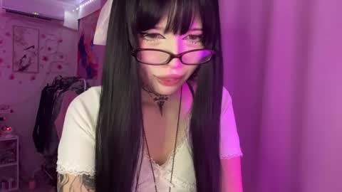 Snapshot of yawnpuffx chatting on 06.03.26 HolyLega online show from 06.03.26