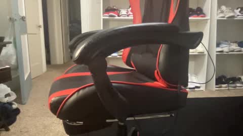 Snapshot of yeahitsrell2 chatting on 03.02.25 Yeahitsrell online show from 03.02.25