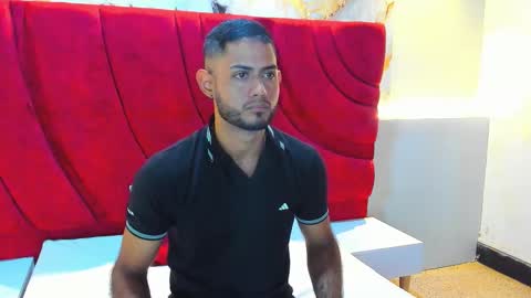 Snapshot of yeferson_scott chatting on 10.14.25 Yeferson online show from 10.14.25