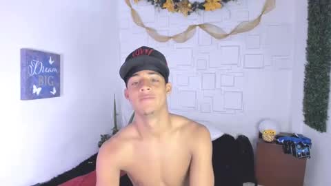 yeison_77 online show from 12.14.24