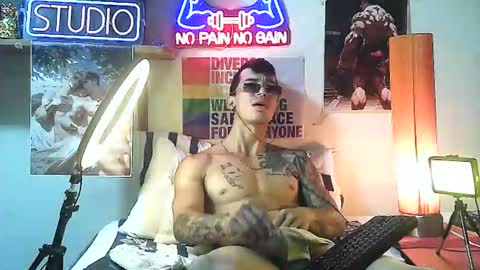 yeisoncastellanos1999 online show from 10.14.25