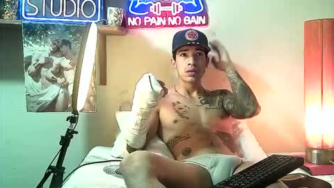 Snapshot of yeisoncastellanos1999 chatting on 01.18.26 yeisoncastellanos1999 online show from 01.18.26