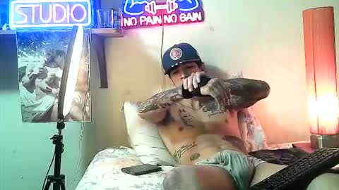 Snapshot of yeisoncastellanos1999 chatting on 02.18.26 yeisoncastellanos1999 online show from 02.18.26