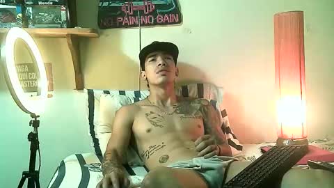 Snapshot of yeisoncastellanos1999 chatting on 04.02.26 yeisoncastellanos1999 online show from 04.02.26