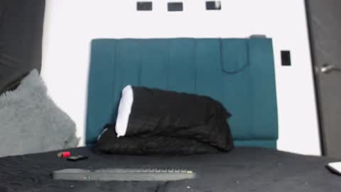 Snapshot of yeisongomezz chatting on 10.01.25 yeisongomezz online show from 10.01.25