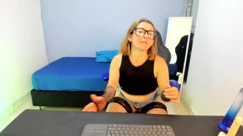 yelena03 online show from 01.11.25