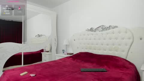 Snapshot of yennefer13 chatting on 01.22.25 yennefer13 online show from 01.22.25