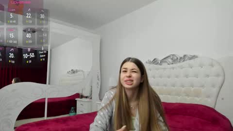 Snapshot of yennefer13 chatting on 03.19.26 yennefer13 online show from 03.19.26