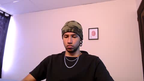 Snapshot of yerfon_s1 chatting on 12.12.24 Yeff ind. model online show from 12.12.24