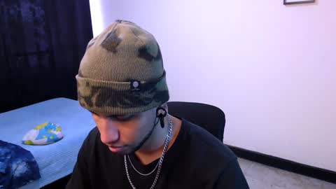 Snapshot of yerfon_s1 chatting on 12.12.24 Yeff ind. model online show from 12.12.24