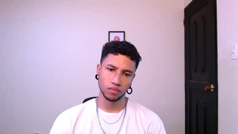 Snapshot of yerfon_s1 chatting on 12.17.24 Yeff ind. model online show from 12.17.24