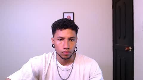 Snapshot of yerfon_s1 chatting on 12.17.24 Yeff ind. model online show from 12.17.24