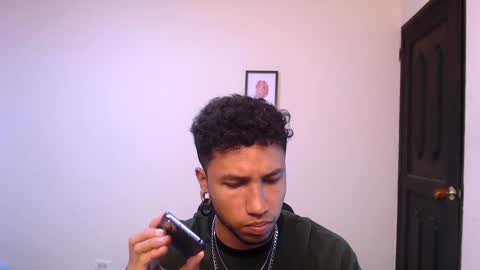 Snapshot of yerfon_s1 chatting on 12.19.24 Yeff ind. model online show from 12.19.24