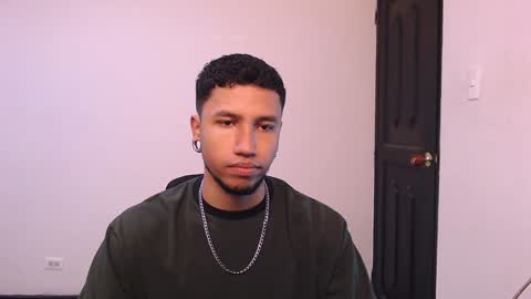 Snapshot of yerfon_s1 chatting on 12.30.24 Yeff ind. model online show from 12.30.24