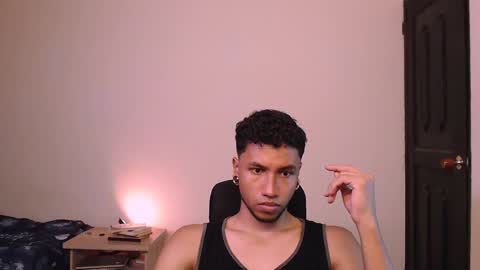 Snapshot of yerfon_s1 chatting on 01.14.25 Yeff ind. model online show from 01.14.25