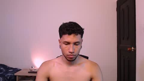 Snapshot of yerfon_s1 chatting on 01.14.25 Yeff ind. model online show from 01.14.25