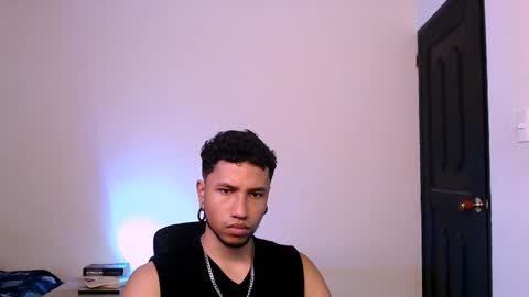 Snapshot of yerfon_s1 chatting on 01.16.25 Yeff ind. model online show from 01.16.25