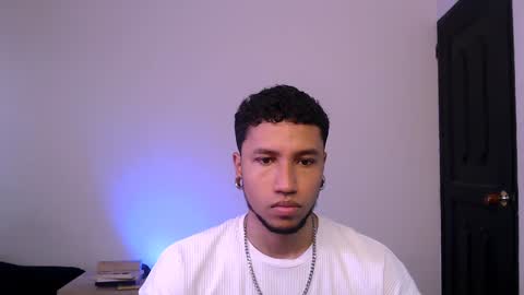 Snapshot of yerfon_s1 chatting on 01.27.25 Yeff ind. model online show from 01.27.25