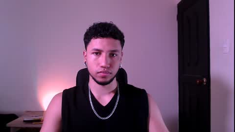 Snapshot of yerfon_s1 chatting on 01.28.25 Yeff ind. model online show from 01.28.25