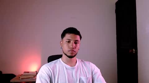 Snapshot of yerfon_s1 chatting on 02.21.25 Yeff ind. model online show from 02.21.25