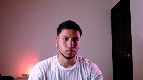 Snapshot of yerfon_s1 chatting on 02.22.25 Yeff ind. model online show from 02.22.25