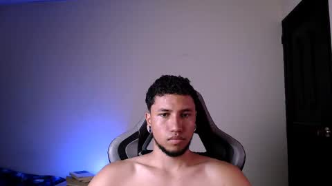 Snapshot of yerfon_s1 chatting on 03.01.25 Yeff ind. model online show from 03.01.25