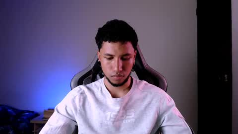 Snapshot of yerfon_s1 chatting on 03.02.25 Yeff ind. model online show from 03.02.25