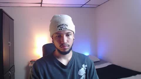 Snapshot of yerfon_s1 chatting on 11.16.25 Yeff ind. model online show from 11.16.25