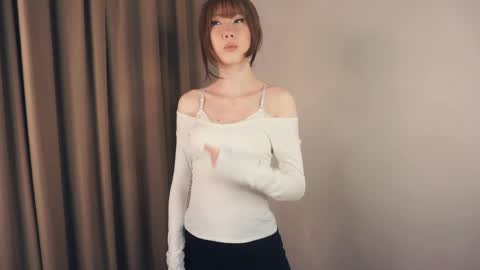 Snapshot of yerquinney chatting on 05.03.26 Rin online show from 05.03.26
