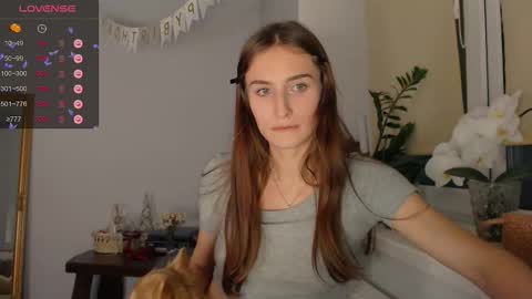 Snapshot of yes_to_heaven chatting on 09.30.25 Zoe online show from 09.30.25