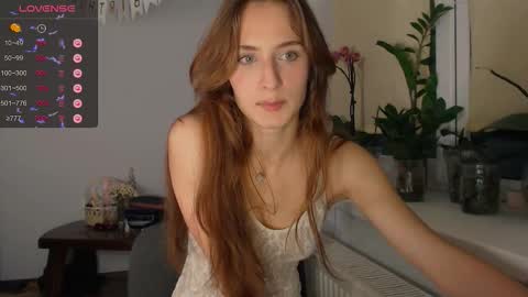 Snapshot of yes_to_heaven chatting on 11.14.25 Zoe online show from 11.14.25