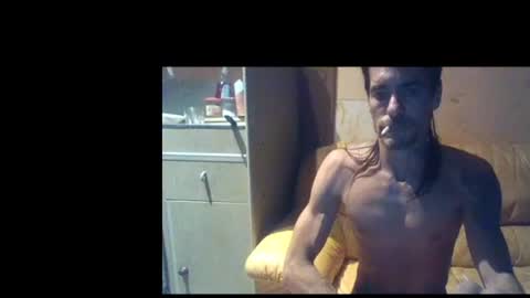 Snapshot of yetly chatting on 11.04.25 yetly online show from 11.04.25