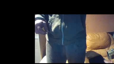 Snapshot of yetly chatting on 11.09.25 yetly online show from 11.09.25