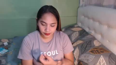 Snapshot of yhang_slut chatting on 10.05.25 yhang_slut online show from 10.05.25