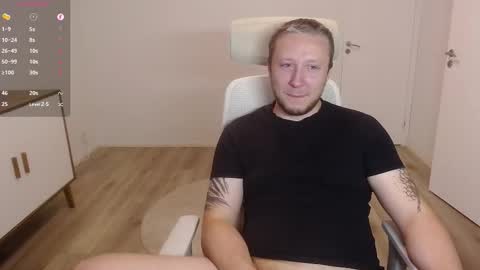 Snapshot of yhdxhy chatting on 09.12.25 James online show from 09.12.25