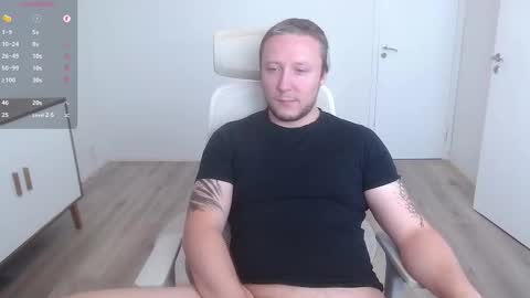 Snapshot of yhdxhy chatting on 09.13.25 James online show from 09.13.25