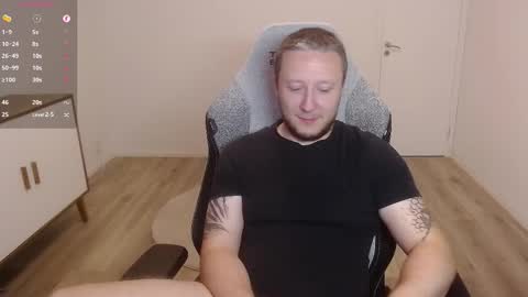 Snapshot of yhdxhy chatting on 10.15.25 James online show from 10.15.25