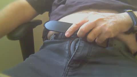 Snapshot of yigalb_ chatting on 12.19.24 yigalb_ online show from 12.19.24