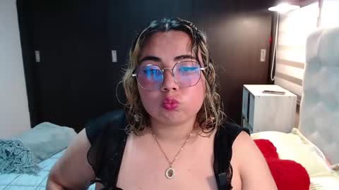 hii i am yini online show from 02.27.26