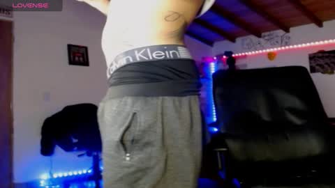 Snapshot of yio__cohen chatting on 12.18.24 yio cohen online show from 12.18.24