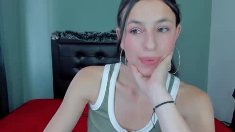 Snapshot of yiskasmith chatting on 12.16.25 yisle online show from 12.16.25