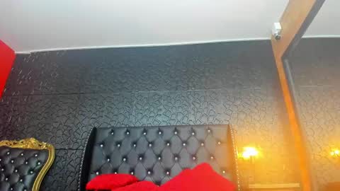 yiyisandoval online show from 09.28.25